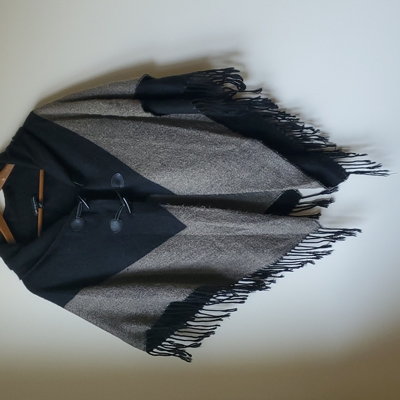 Shawl - Picture 2 of 2